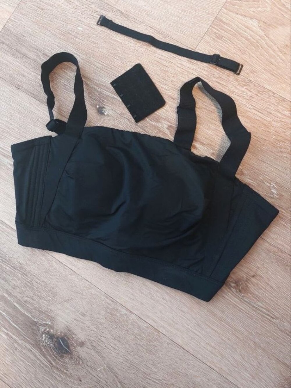 Black Wireless Minimizer Sports Bra / Support Top
